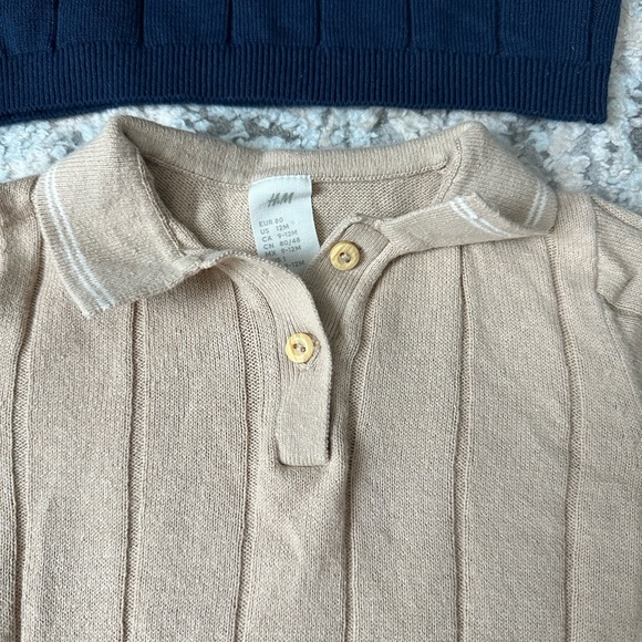 H&M 2 knit button tops 9-12 months - Picture 2 of 3